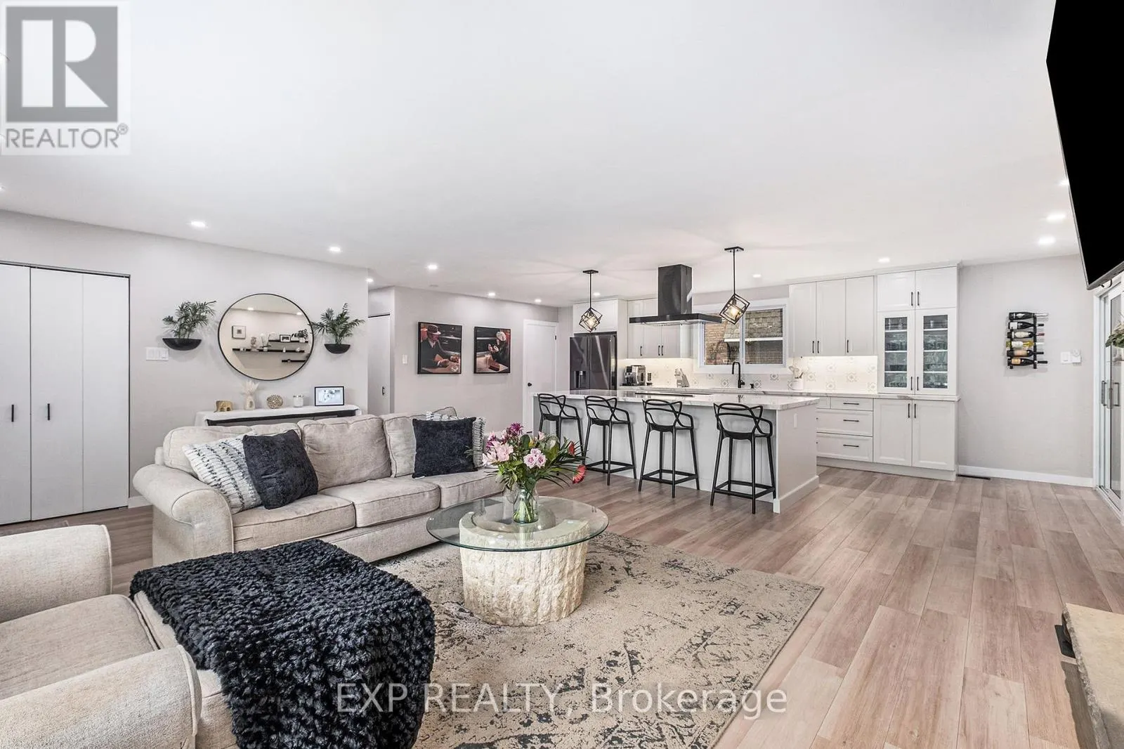 3 ST REMY DRIVE