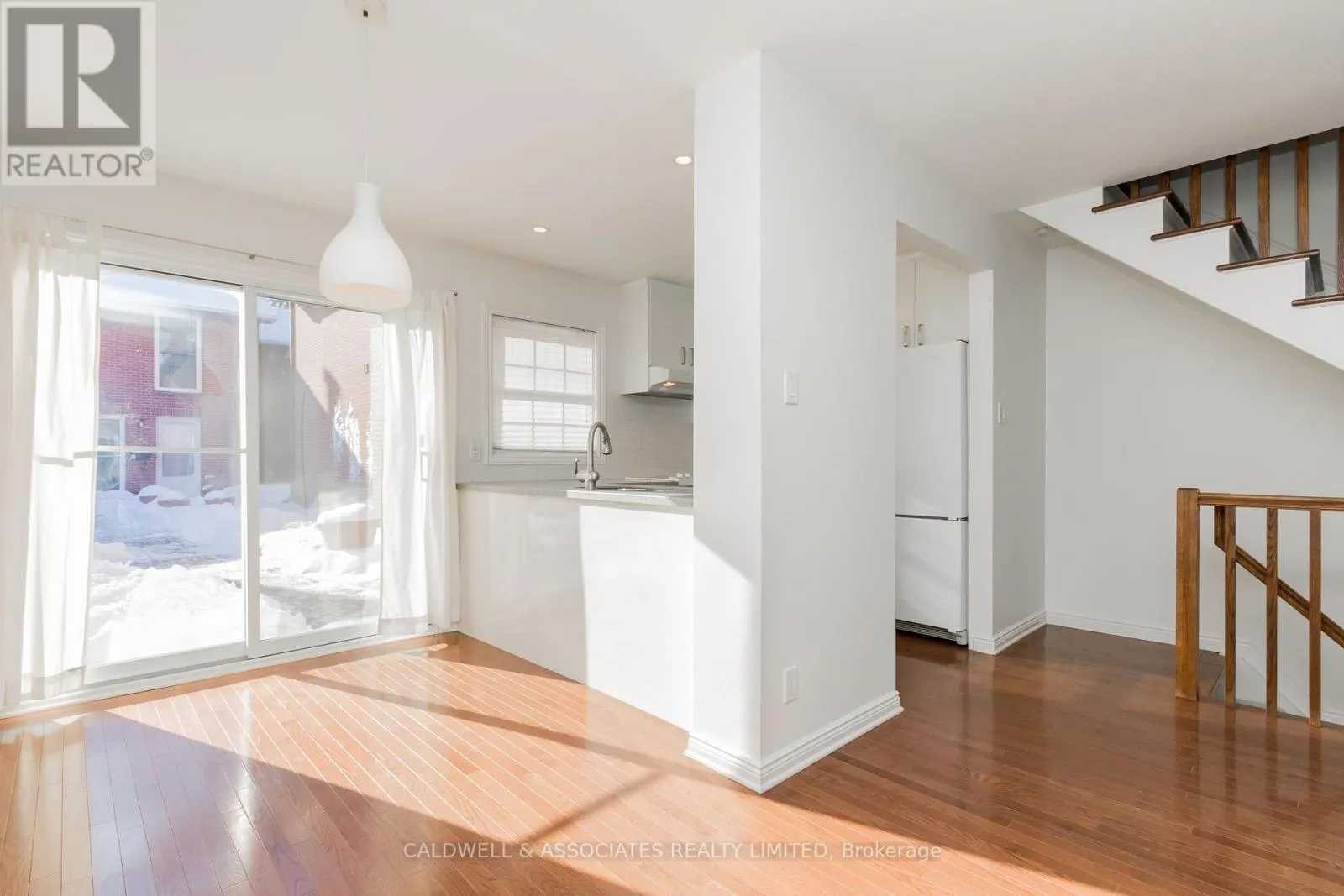 1 - 319 MACKAY STREET