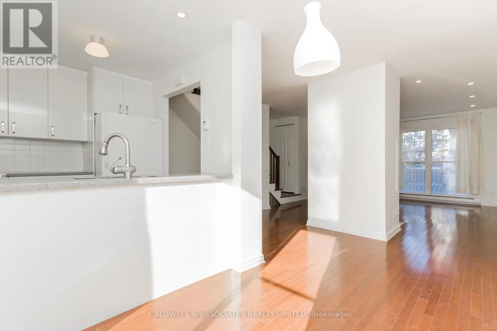 1 - 319 MACKAY STREET
