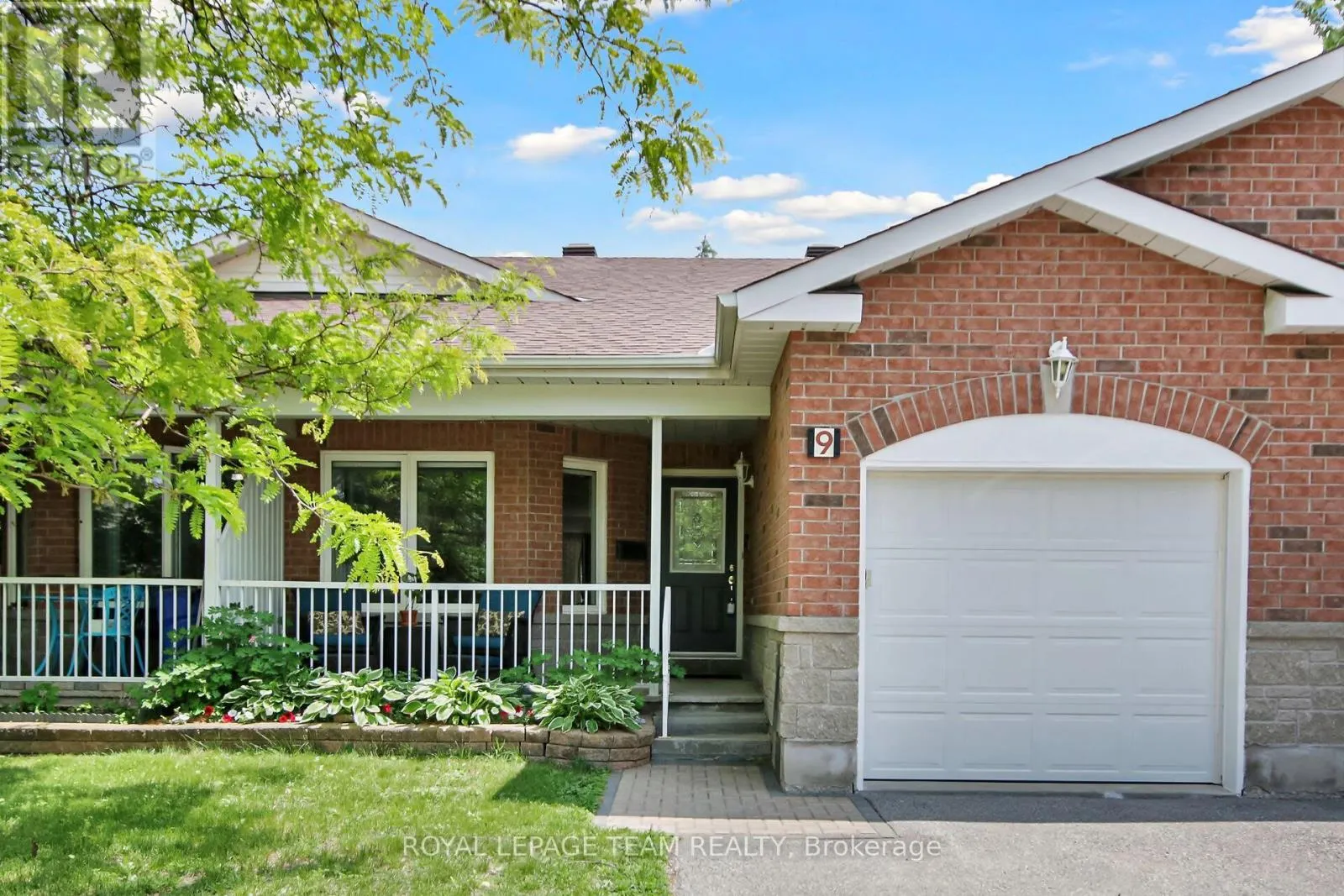 9 WEAVER CRESCENT