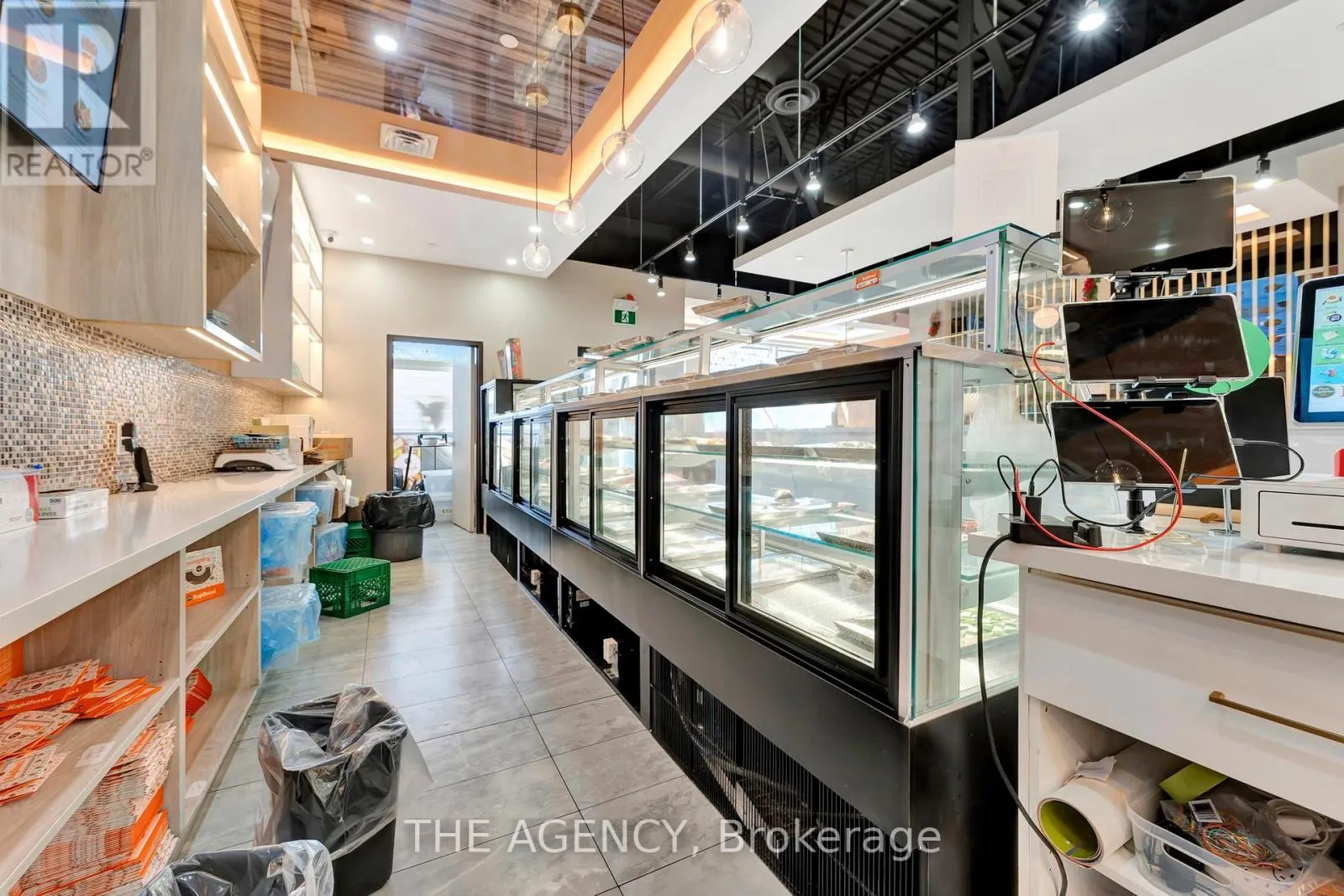 F3 - 218 HENRY STREET