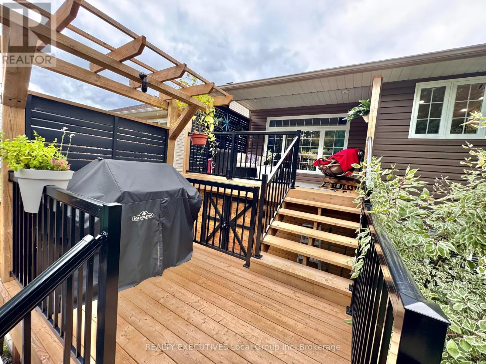 381 THELMA AVENUE