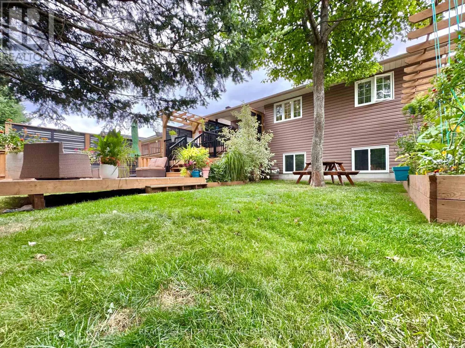 381 THELMA AVENUE