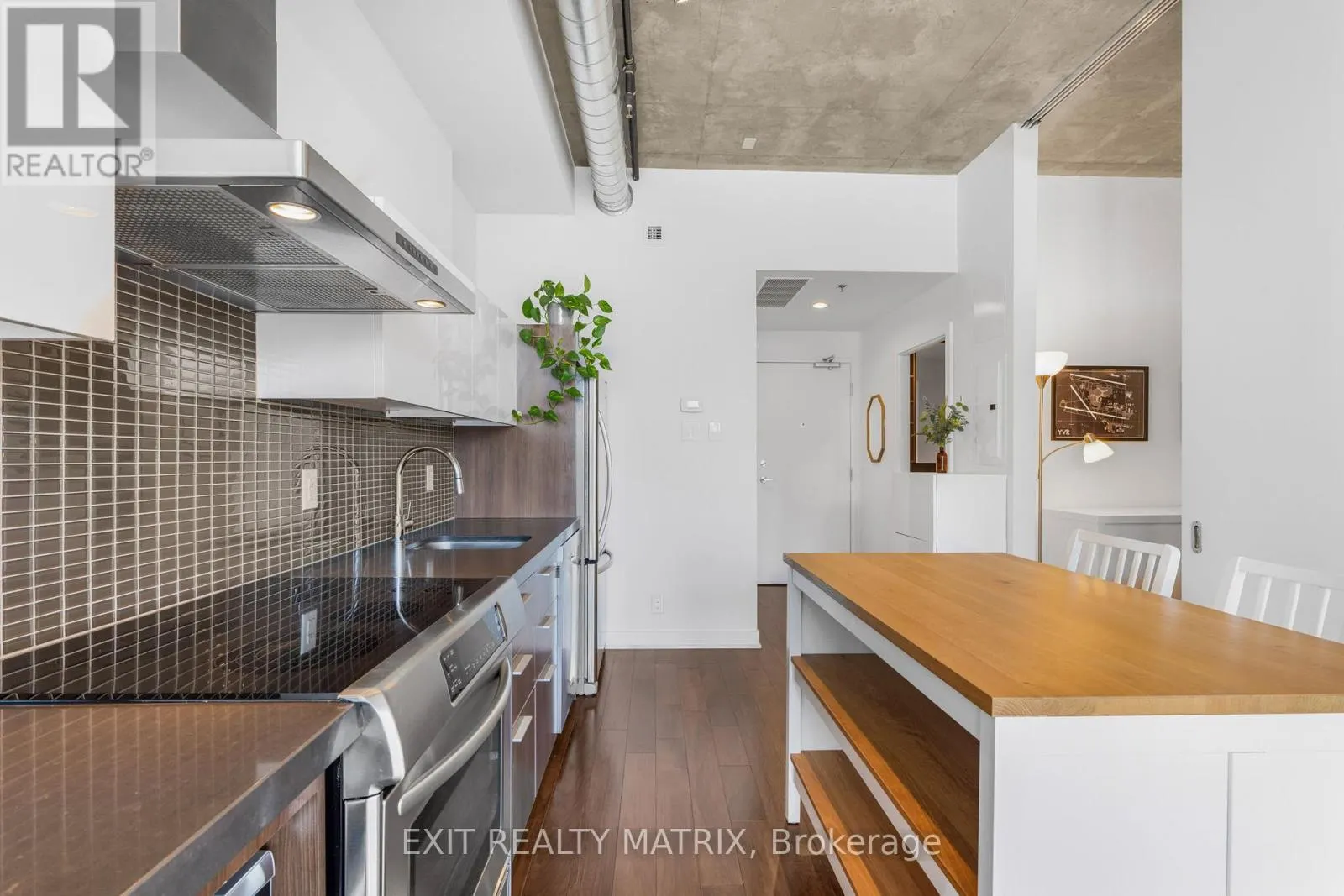 749 - 340 MCLEOD STREET