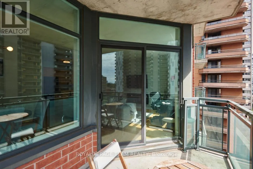 701 - 570 LAURIER AVENUE W