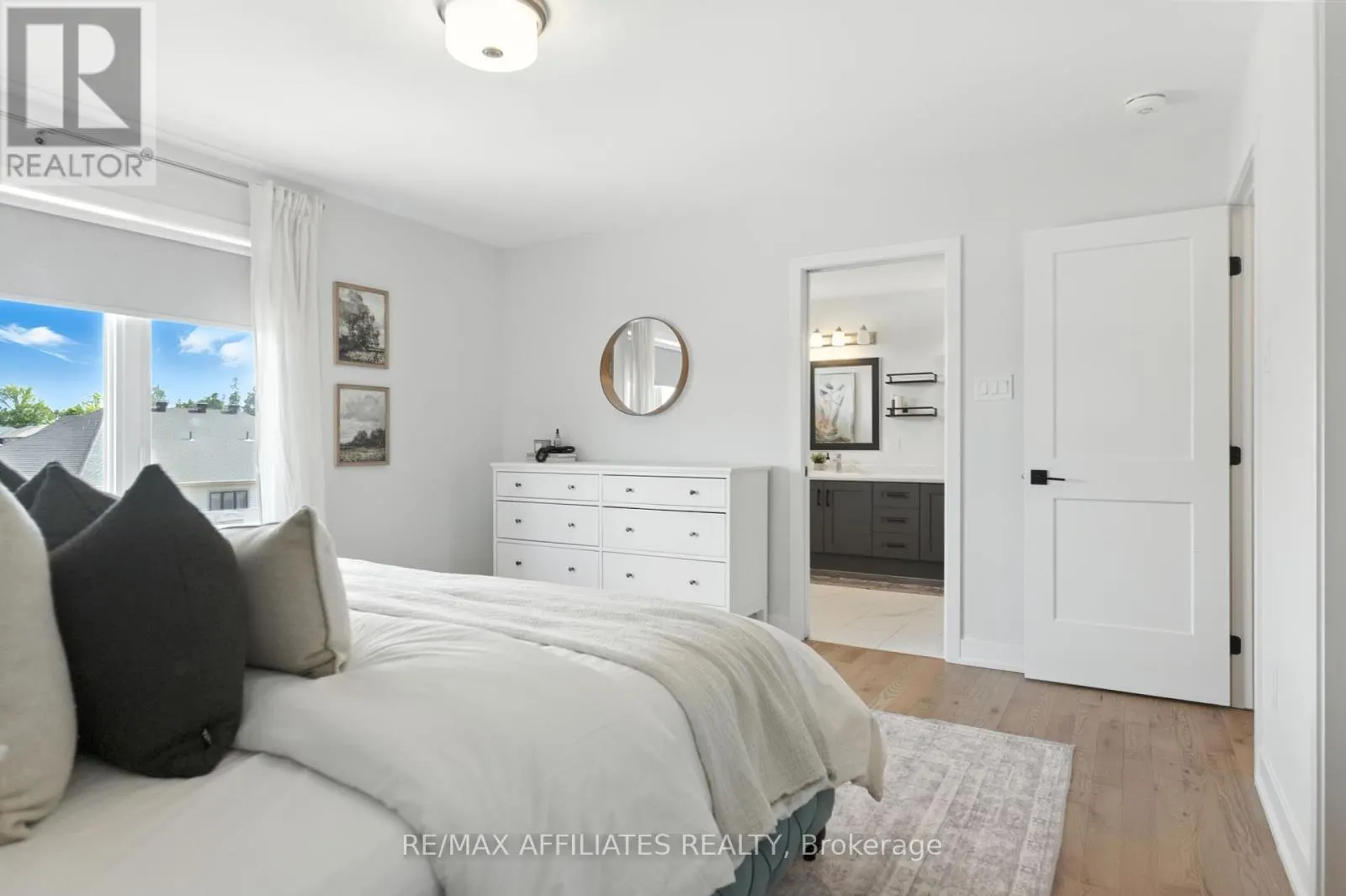142 THOMAS STREET S