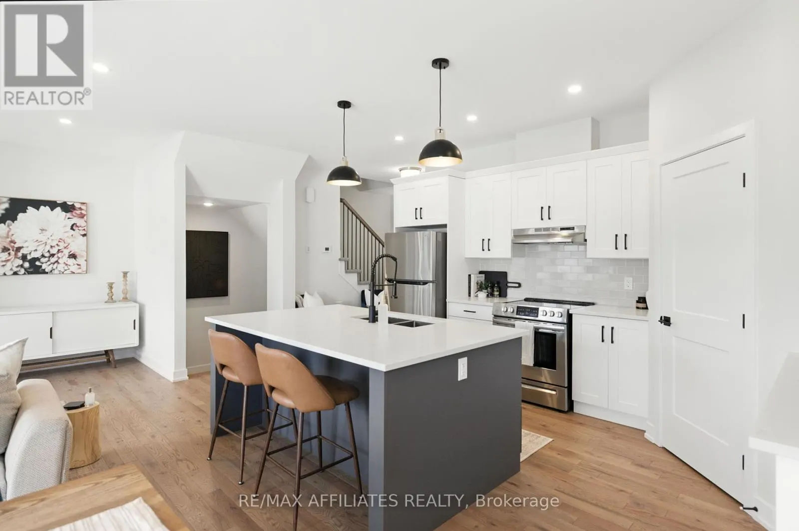 142 THOMAS STREET S