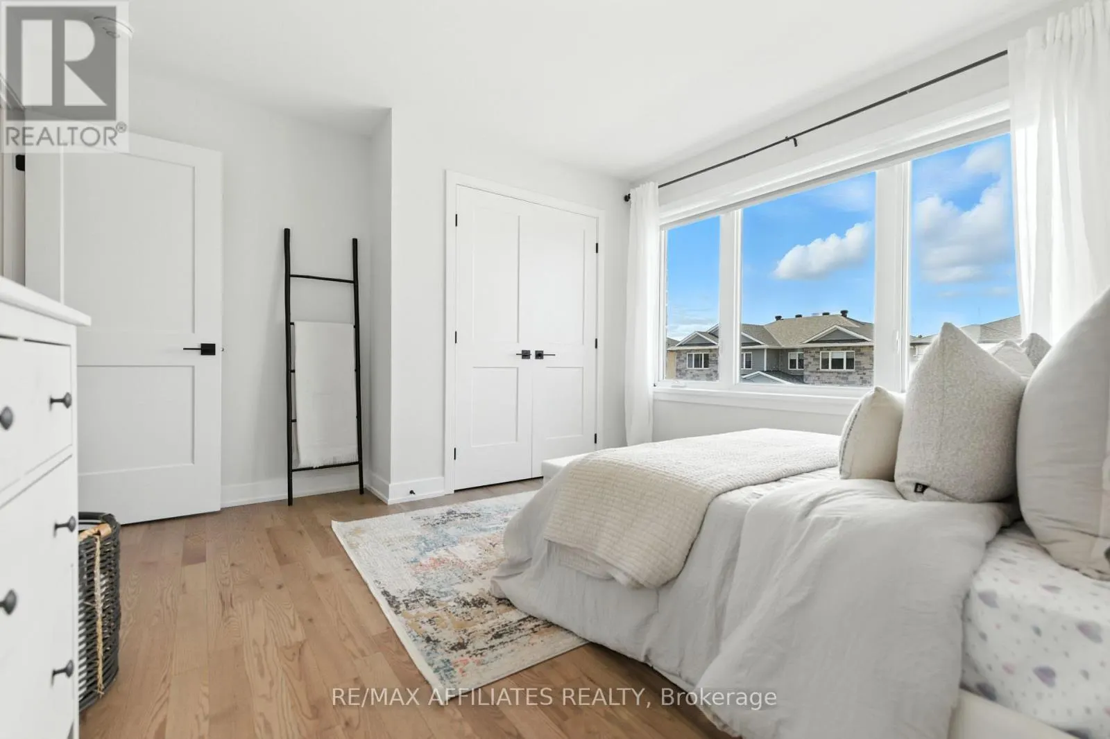 142 THOMAS STREET S