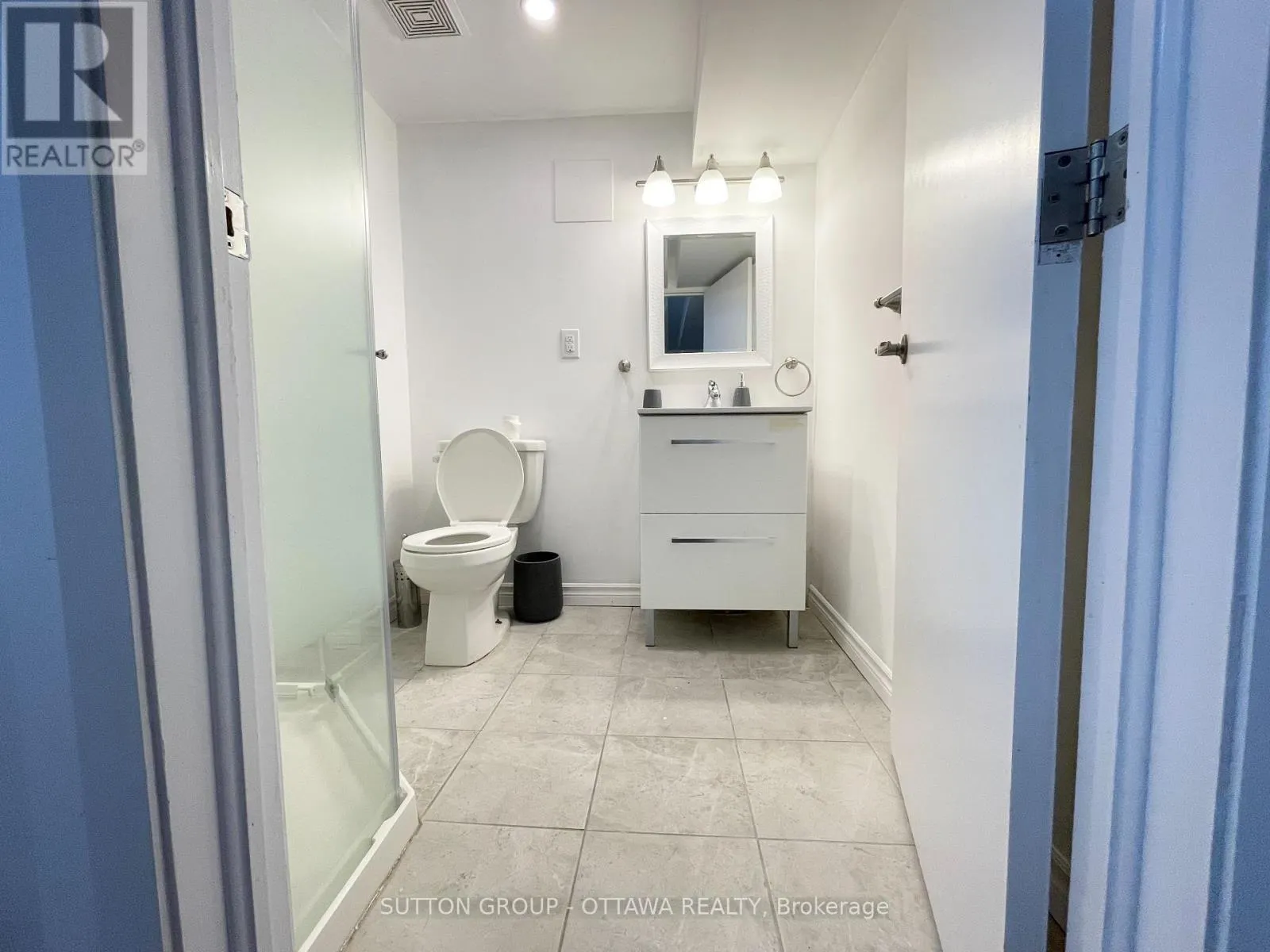 323 MONTFORT STREET
