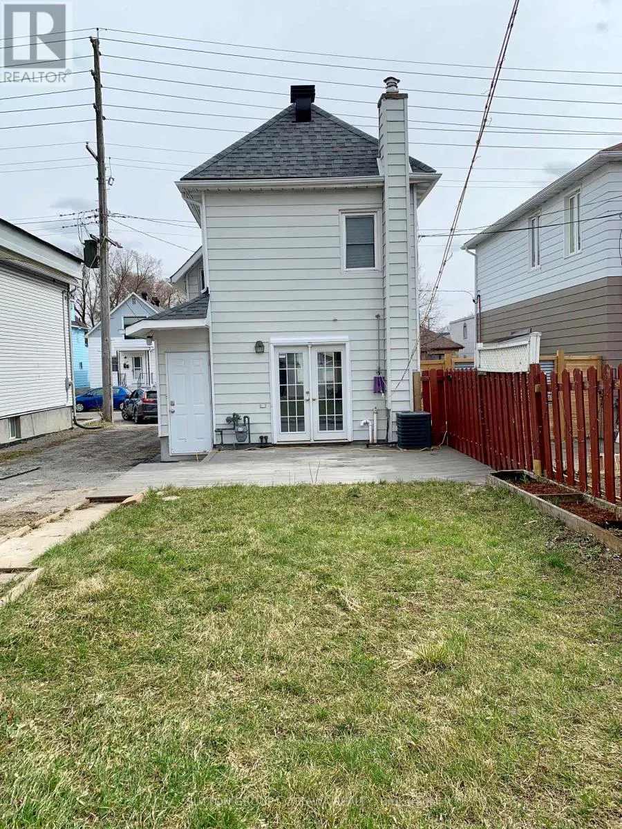 323 MONTFORT STREET