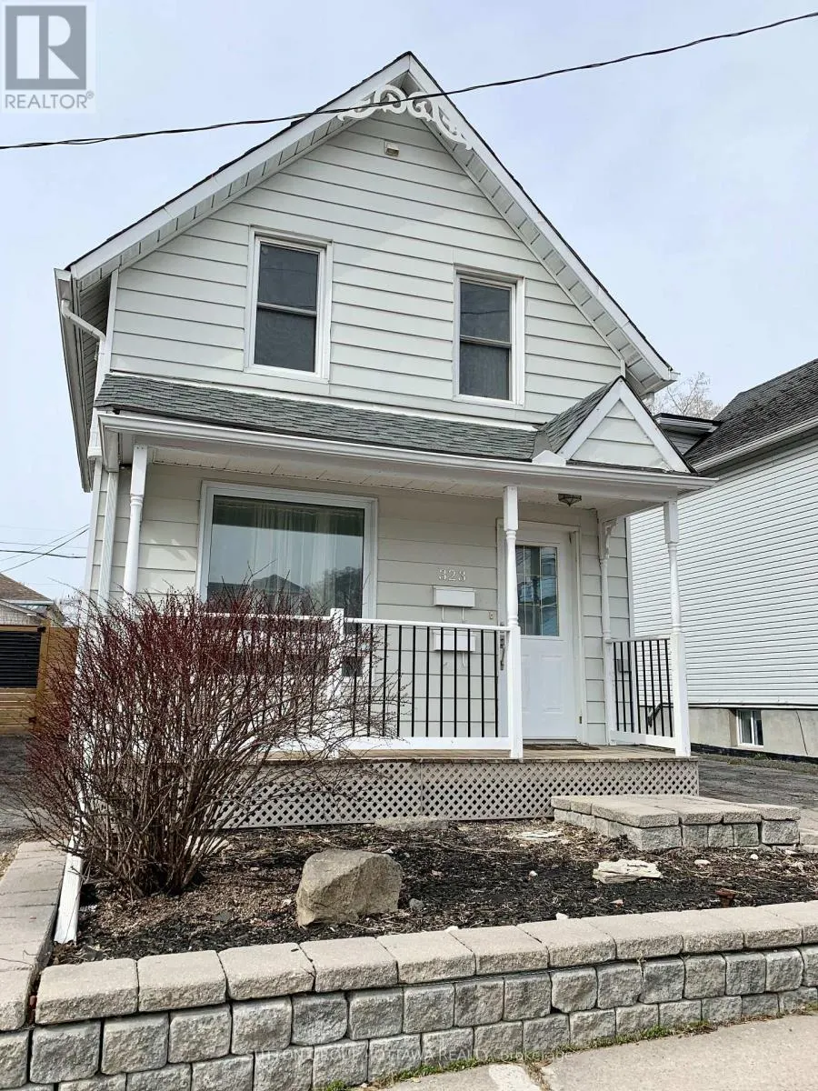 323 MONTFORT STREET