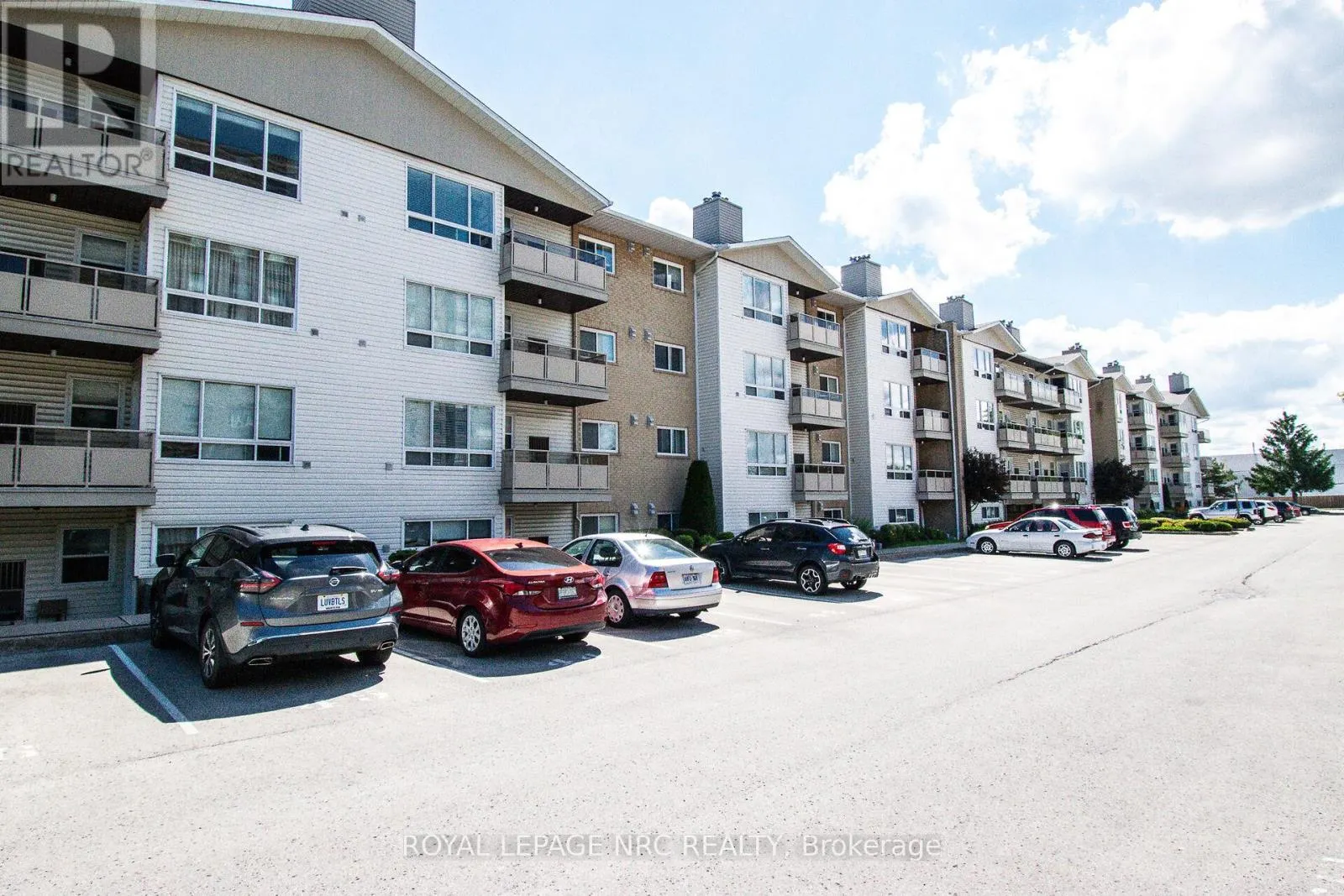 217 - 78 ROEHAMPTON AVENUE, #217