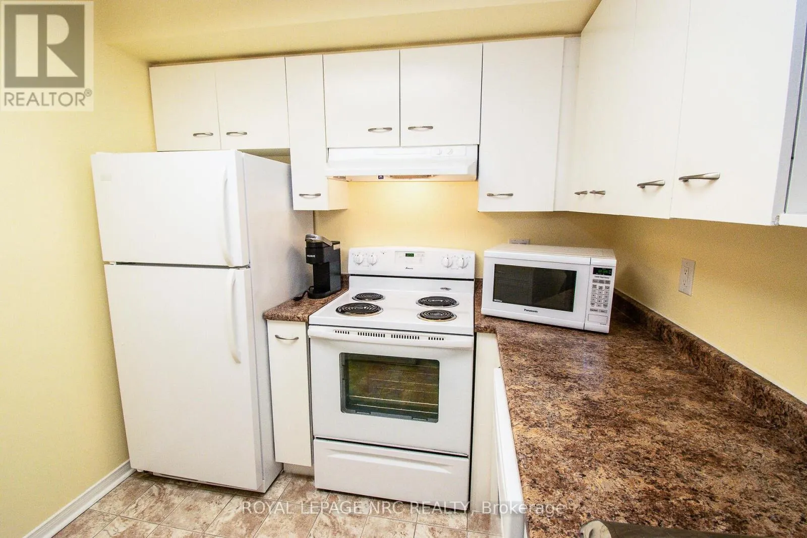 217 - 78 ROEHAMPTON AVENUE, #217