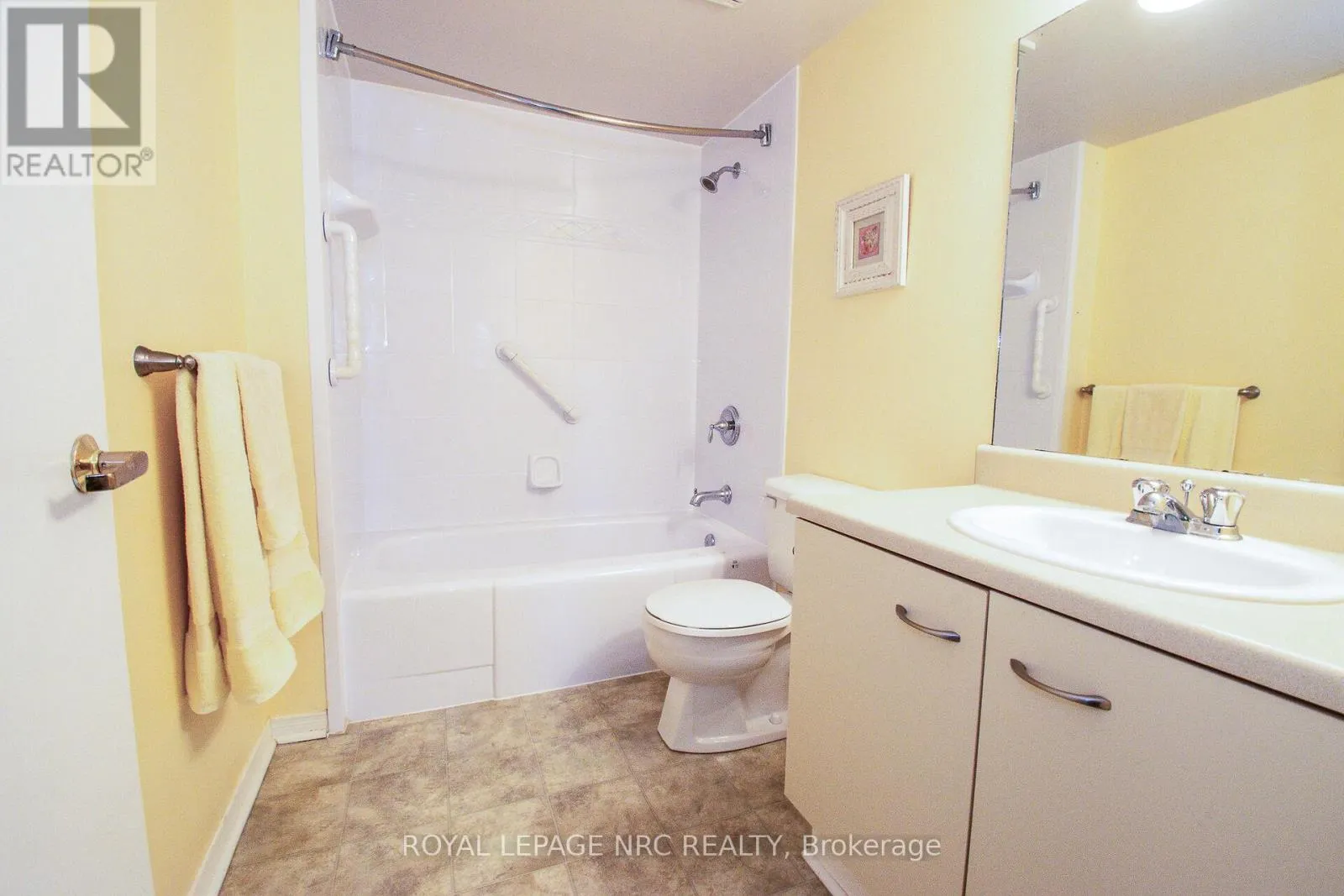 217 - 78 ROEHAMPTON AVENUE, #217