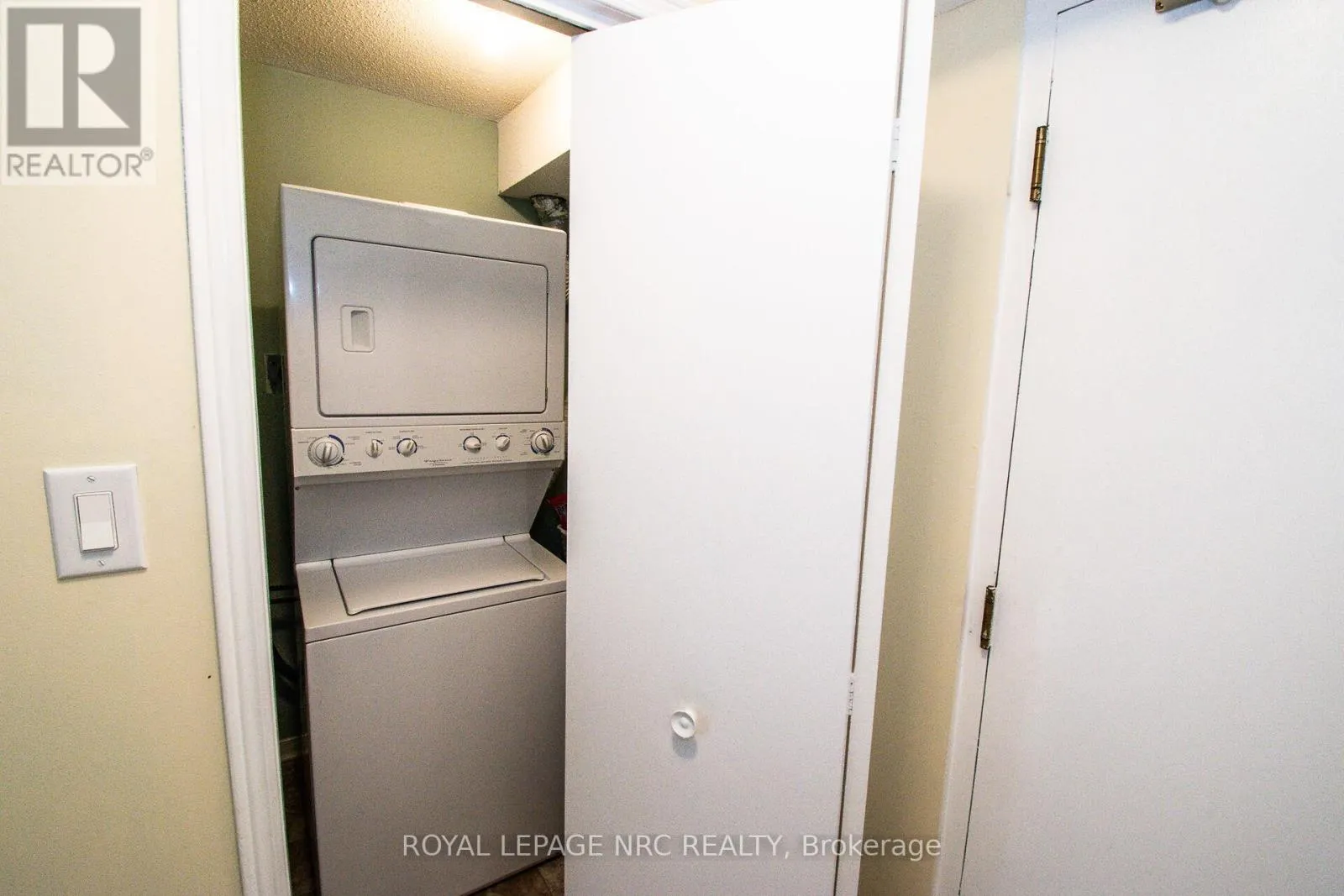 217 - 78 ROEHAMPTON AVENUE, #217