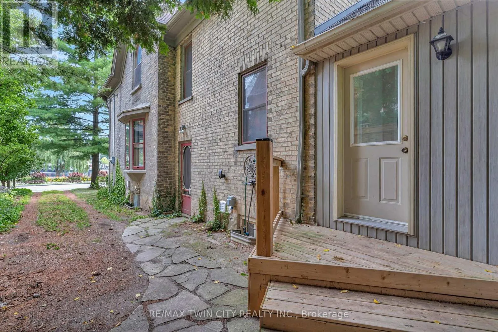 19 ROLAND STREET