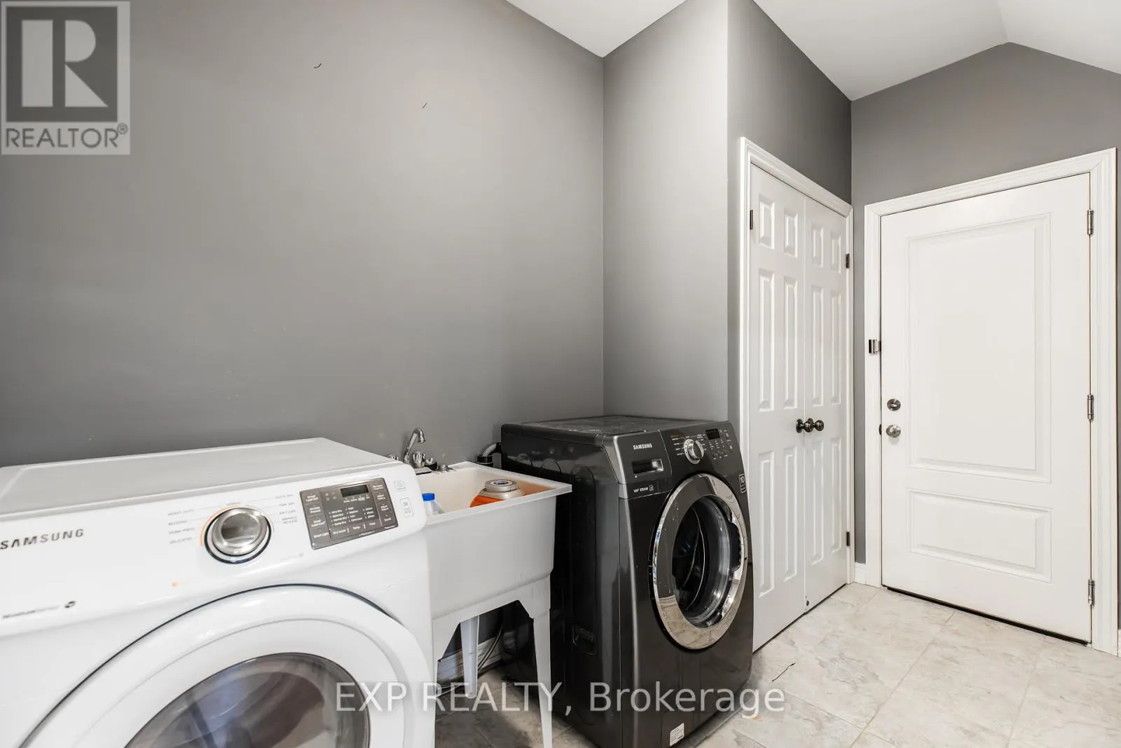 6544 SAM IORFIDA DRIVE