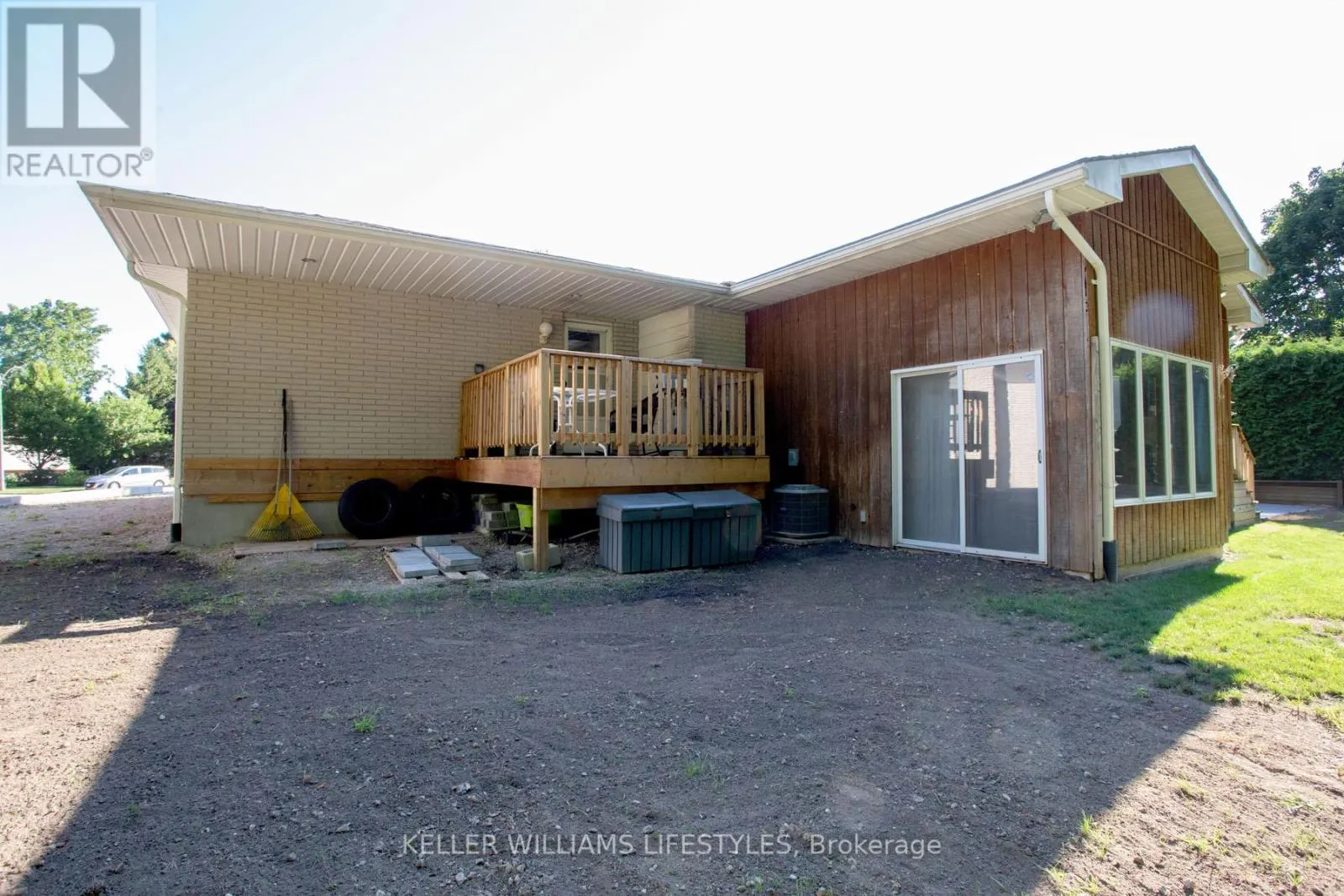 4 BURDOCK COURT