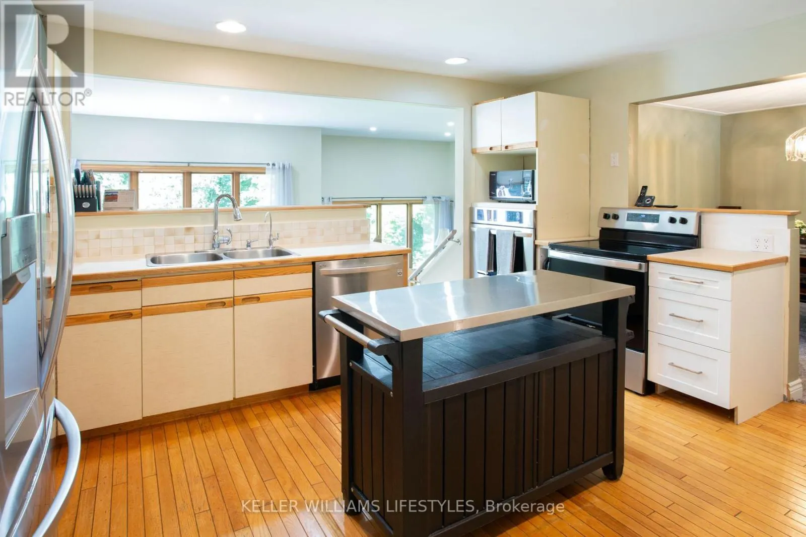 4 BURDOCK COURT