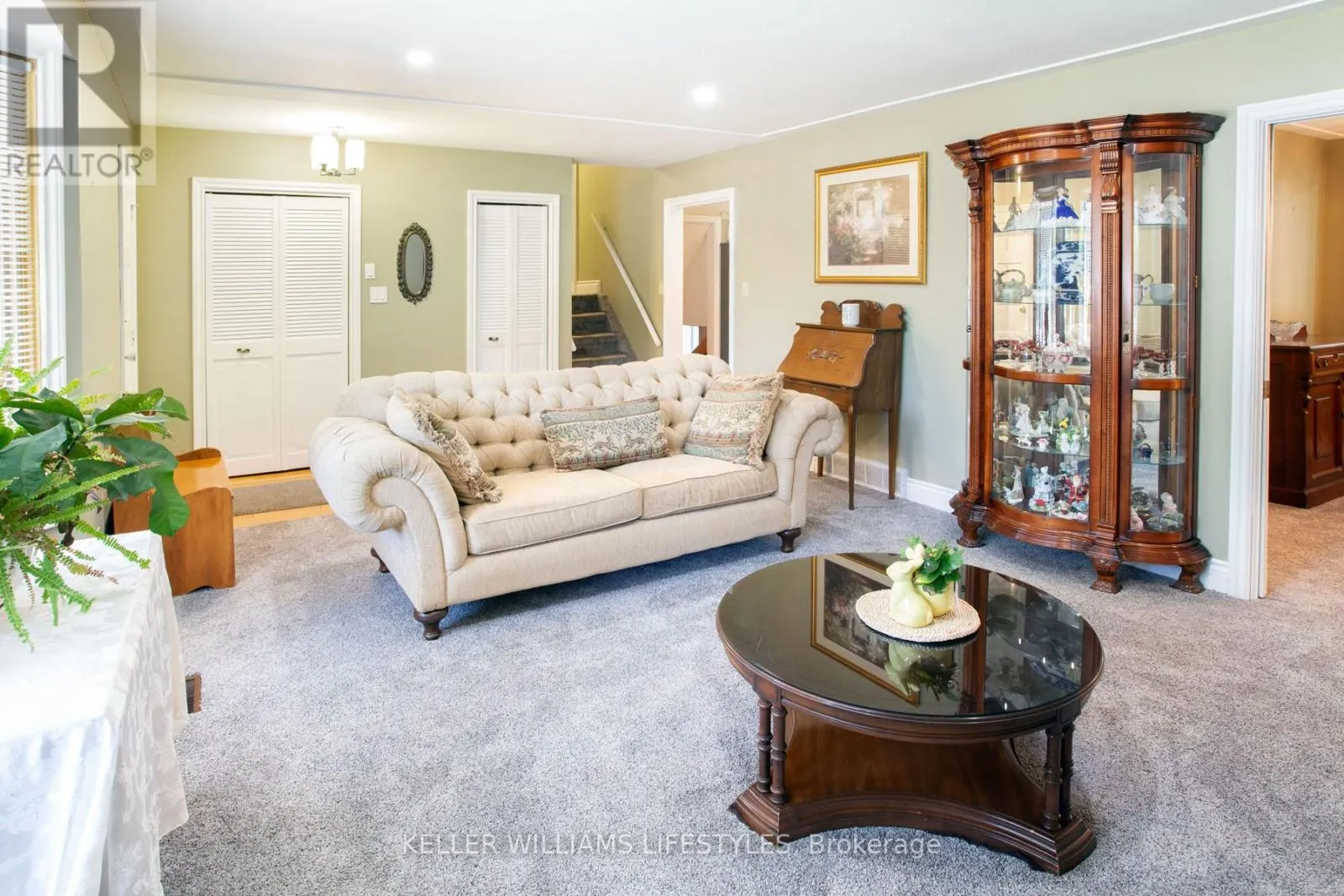 4 BURDOCK COURT
