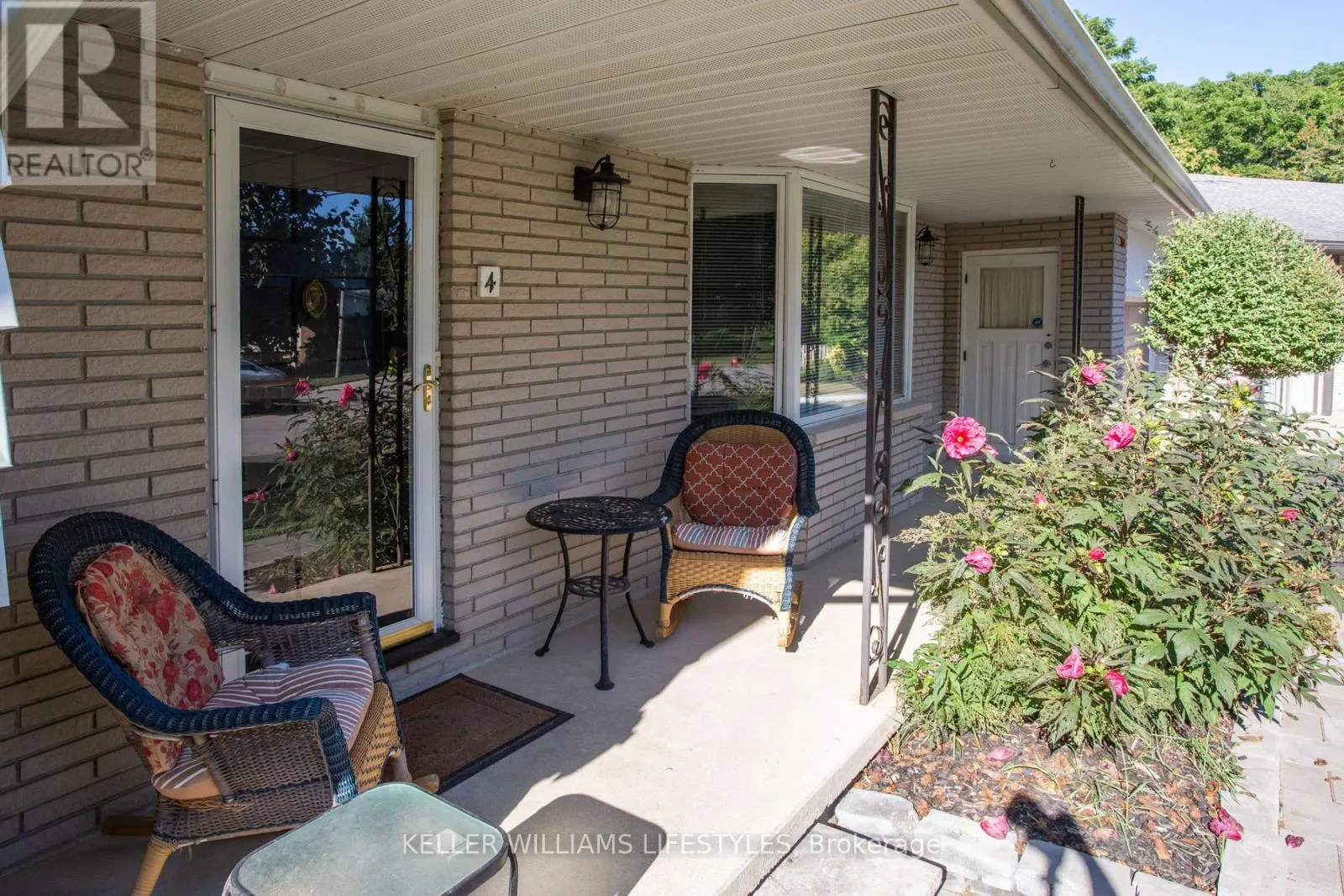 4 BURDOCK COURT