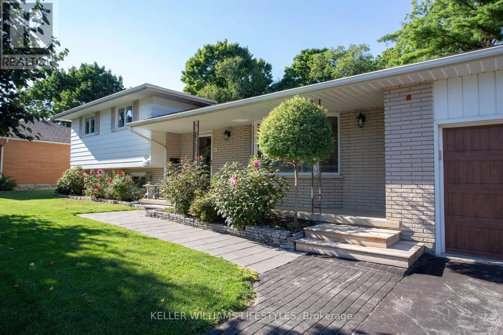 4 BURDOCK COURT