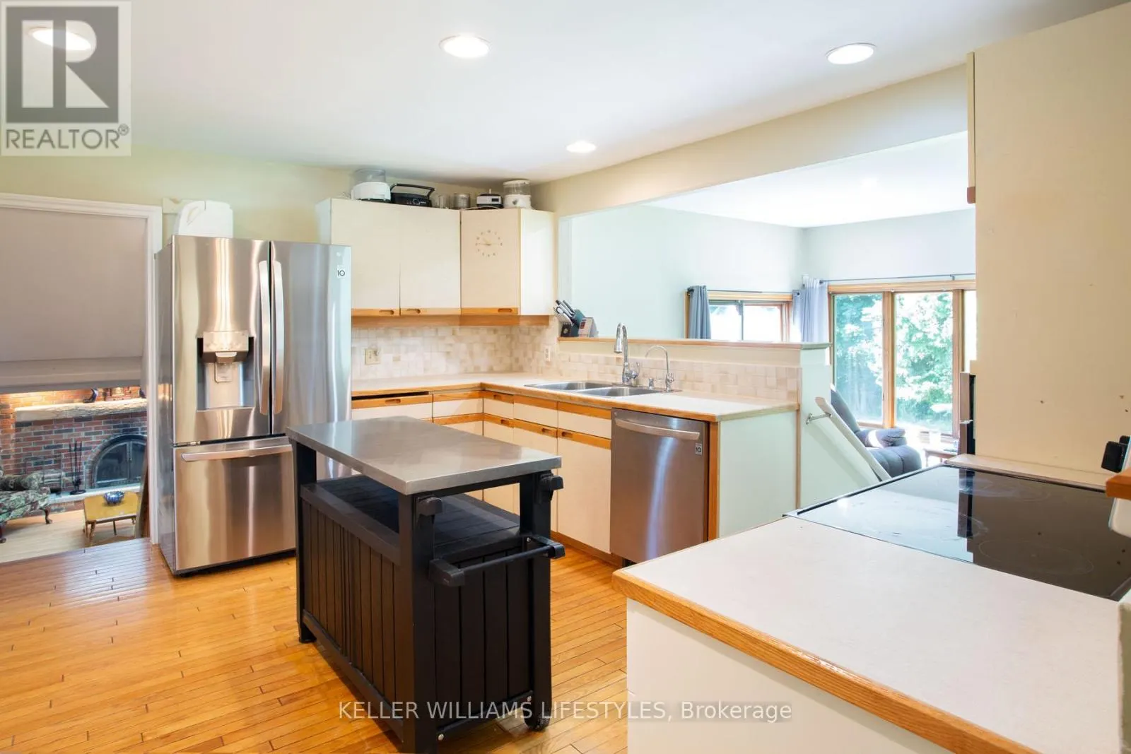 4 BURDOCK COURT