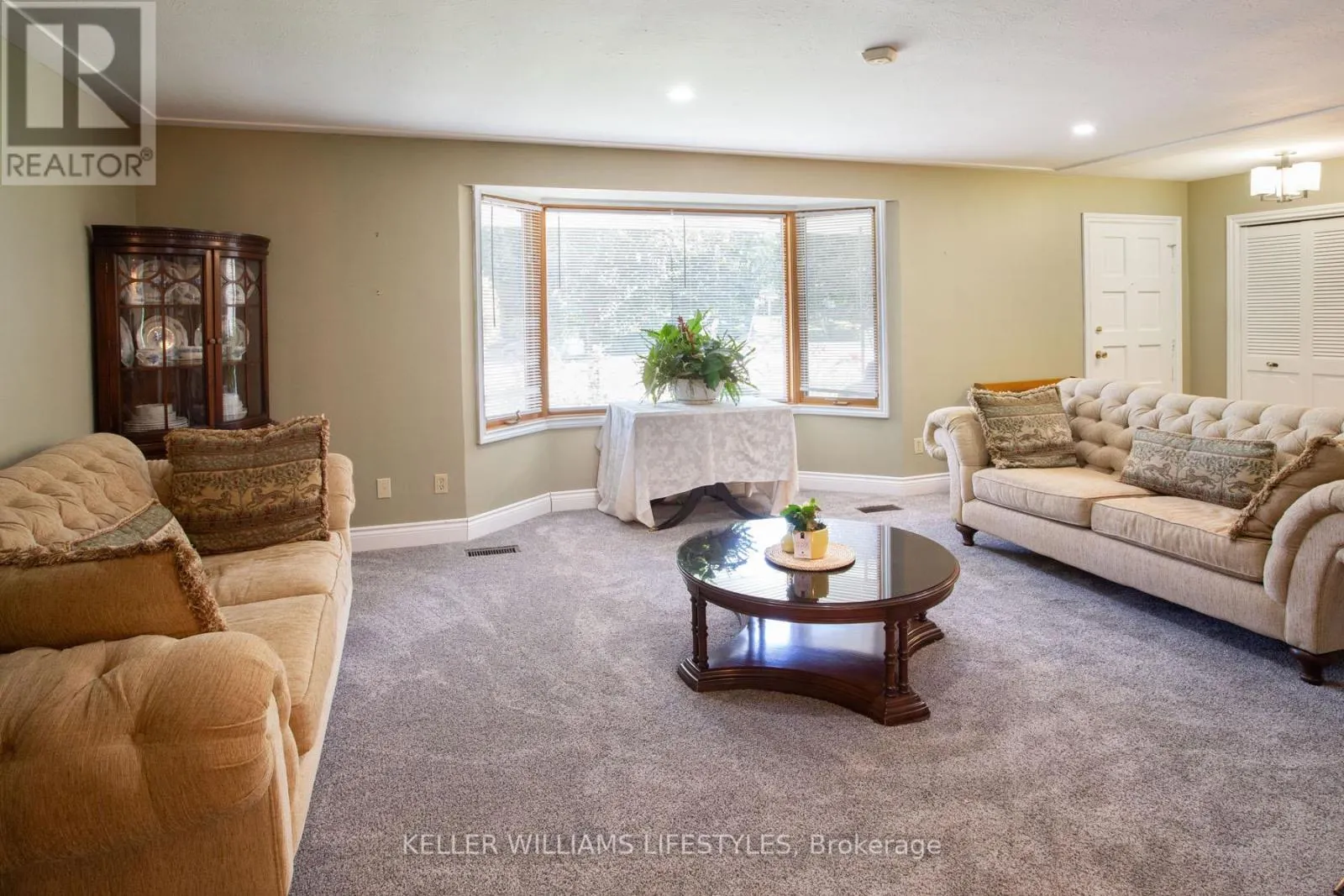 4 BURDOCK COURT