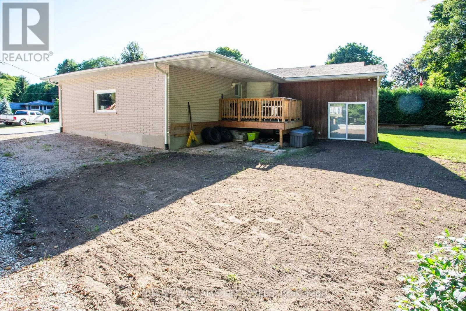 4 BURDOCK COURT