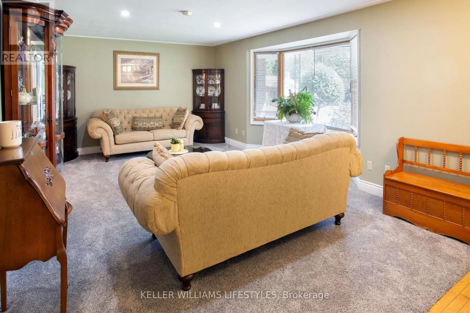 4 BURDOCK COURT