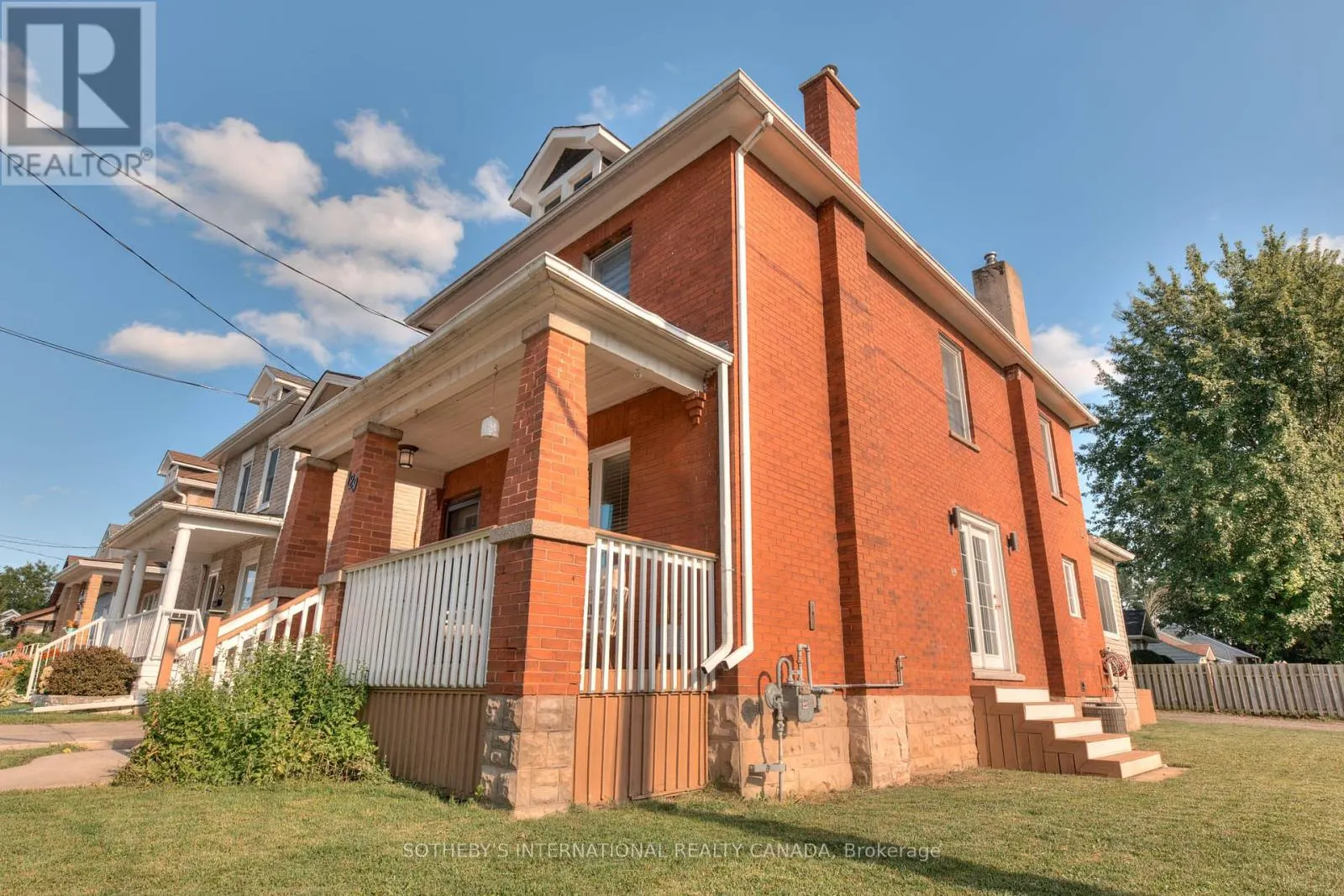 129 ELLIOTT STREET