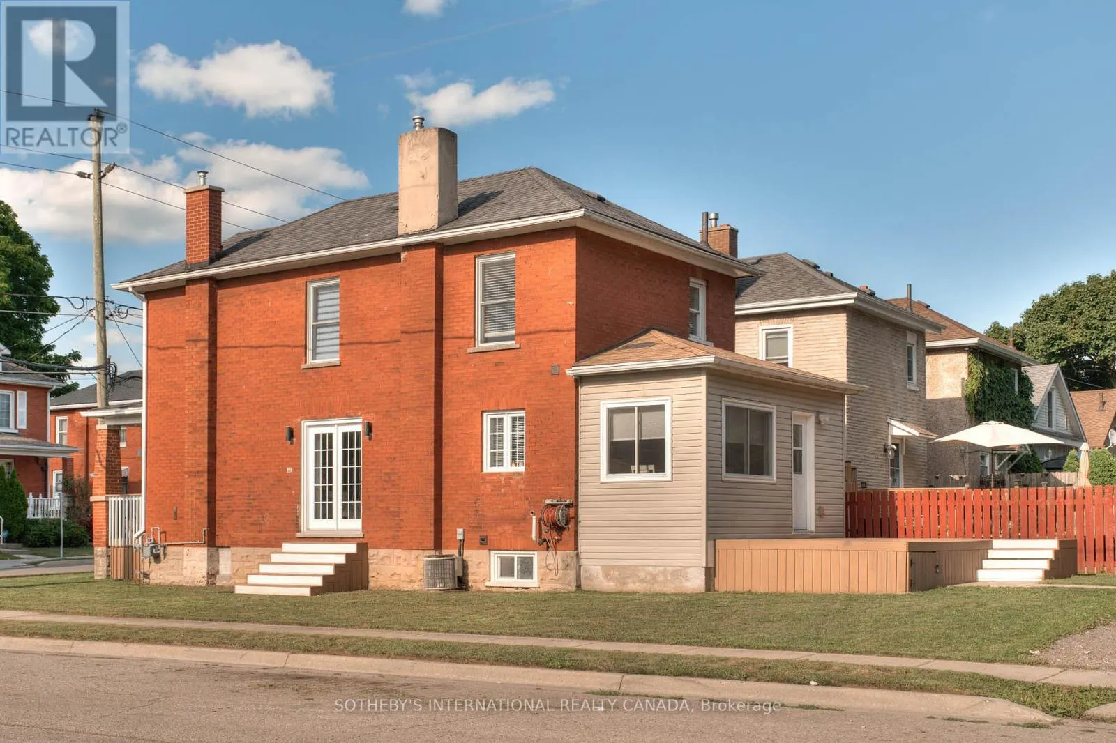 129 ELLIOTT STREET