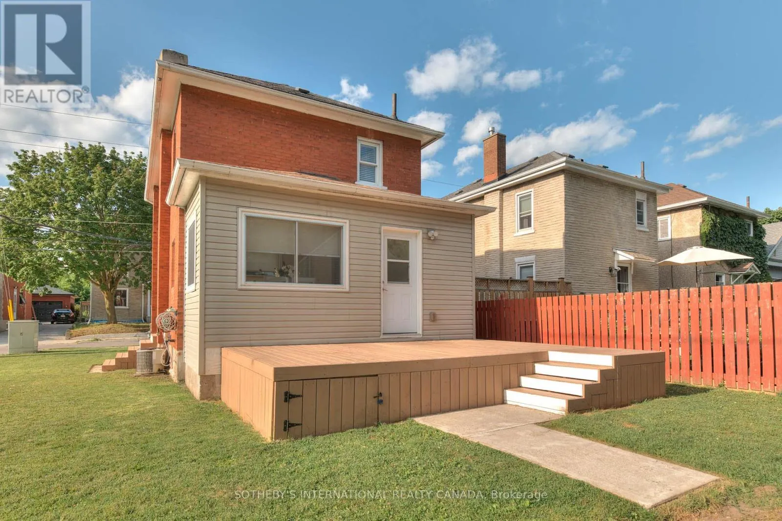 129 ELLIOTT STREET