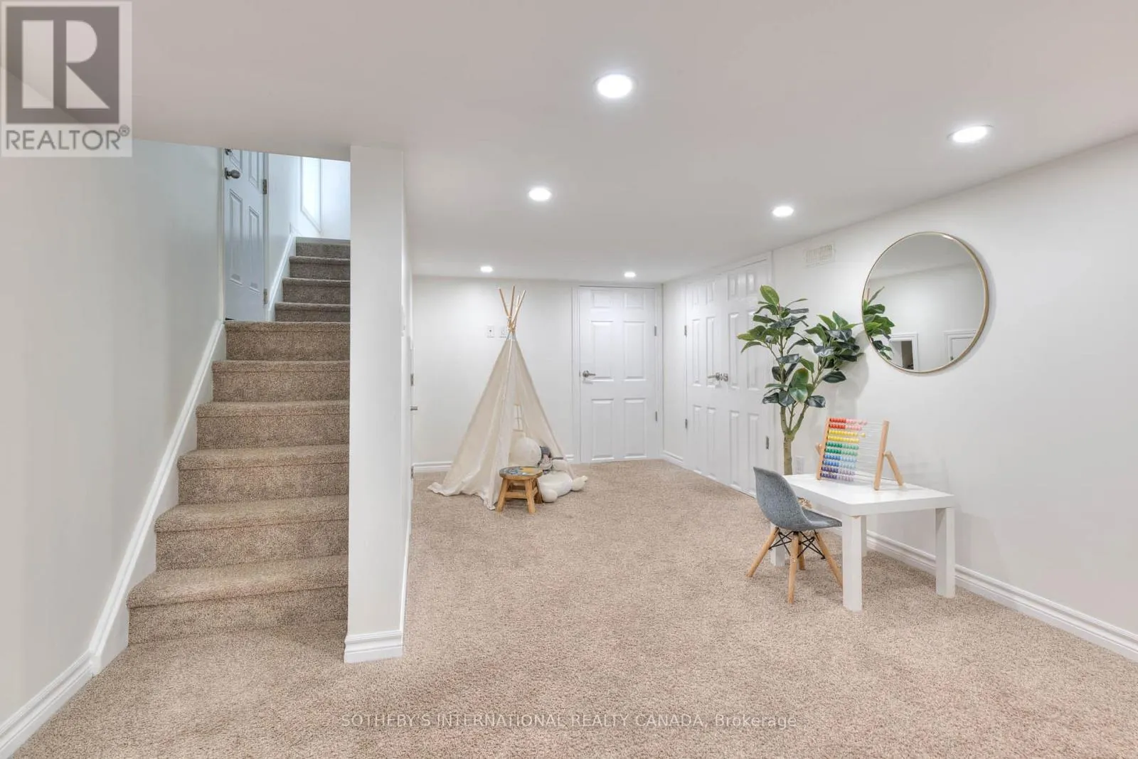 129 ELLIOTT STREET