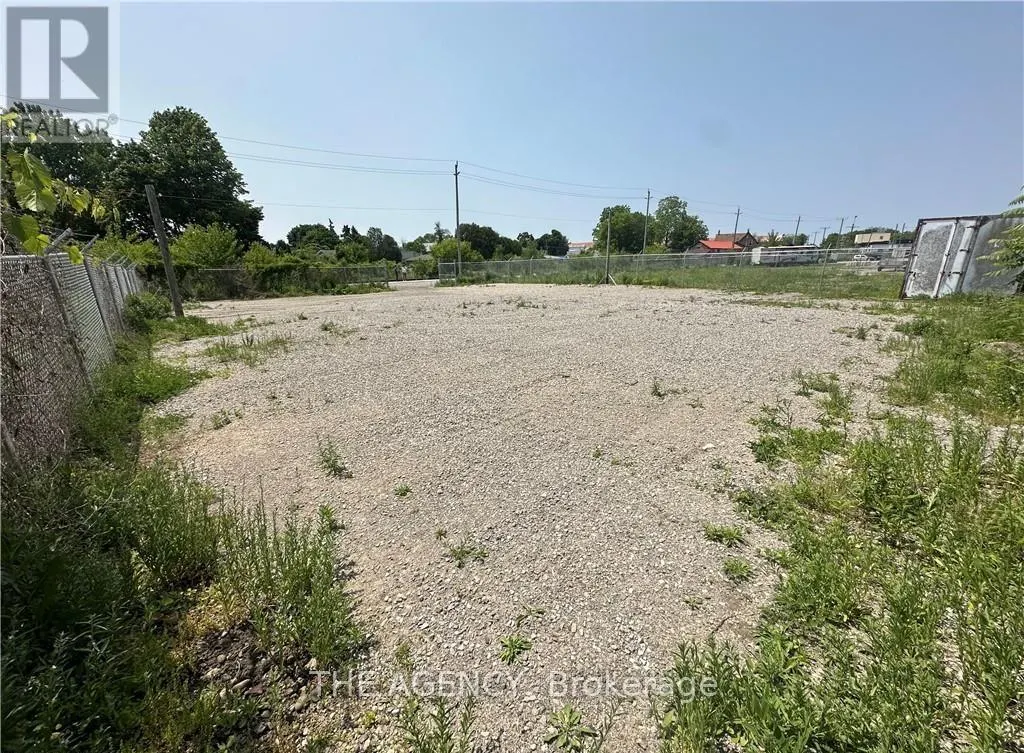 LOT B - 401 DOLPH STREET