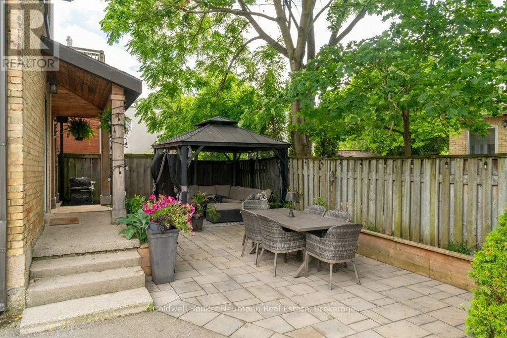 394 WOOLWICH STREET