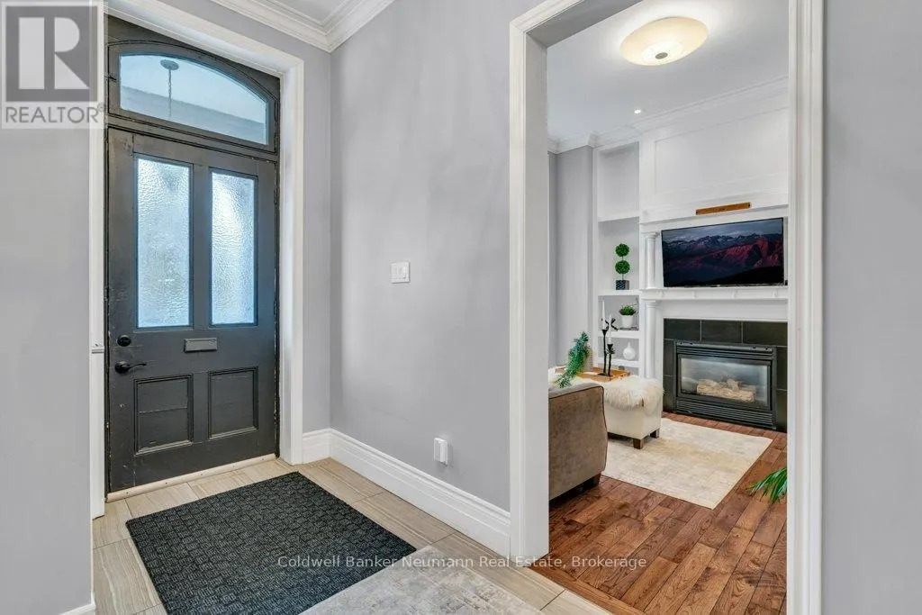 394 WOOLWICH STREET