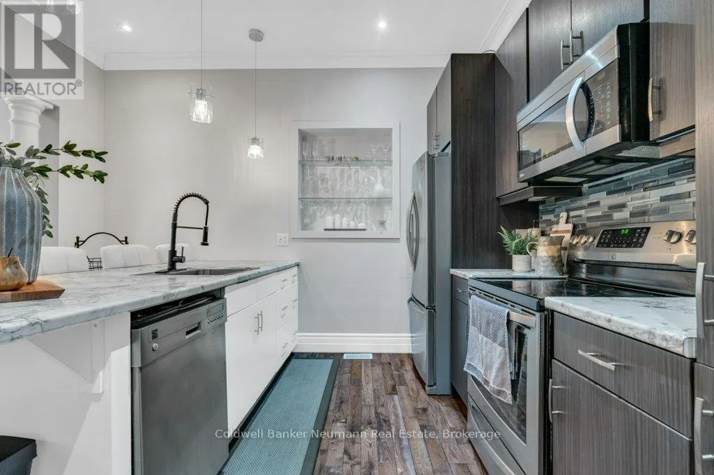 394 WOOLWICH STREET