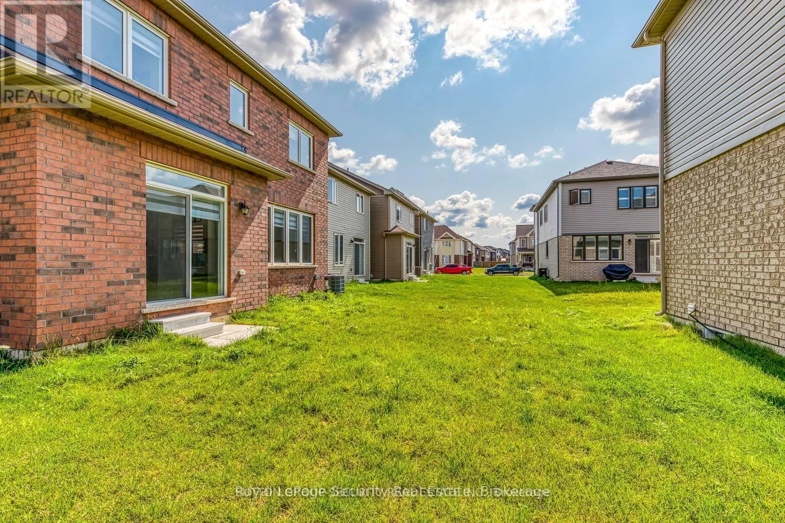 30 WITTEVEEN DRIVE