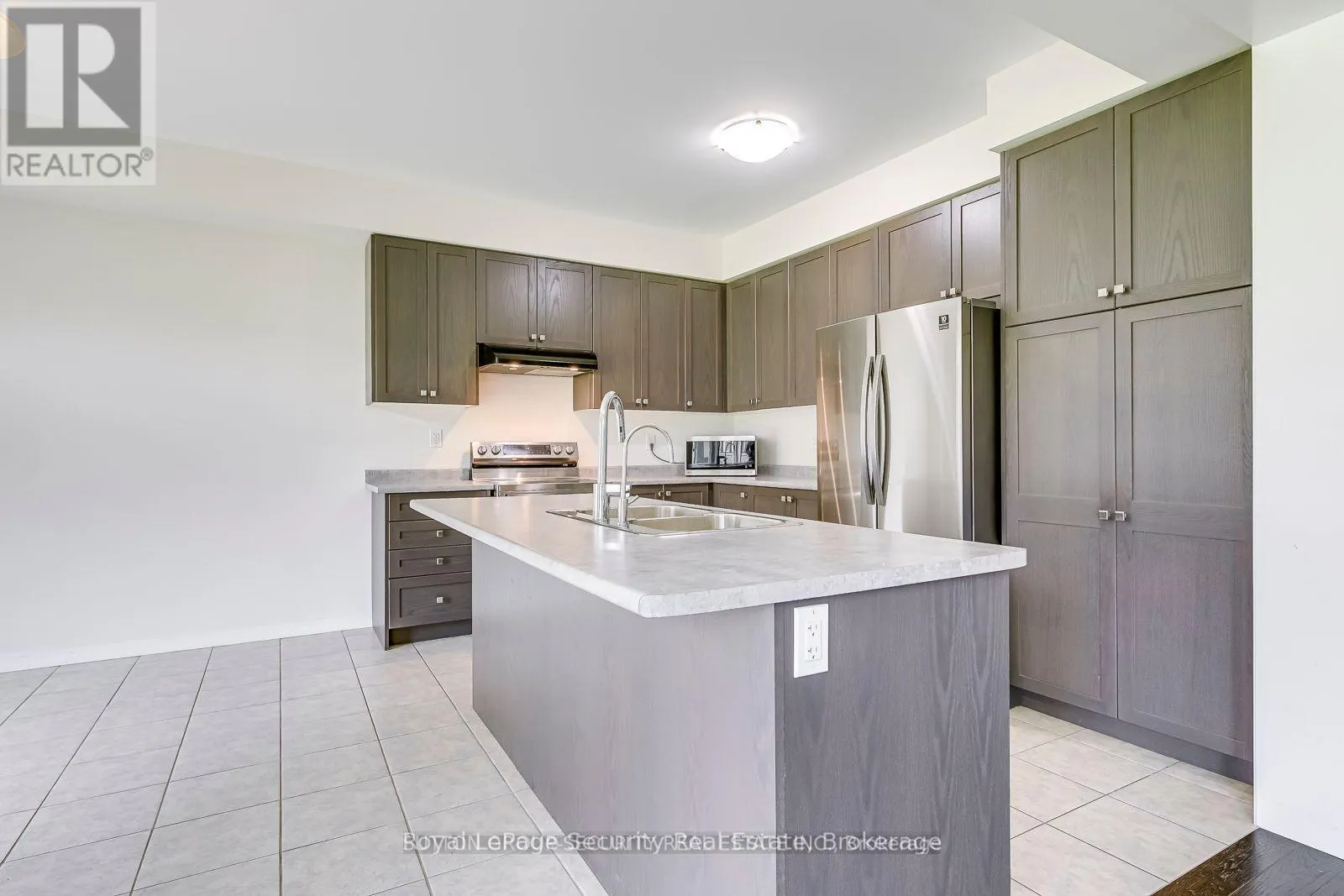 30 WITTEVEEN DRIVE