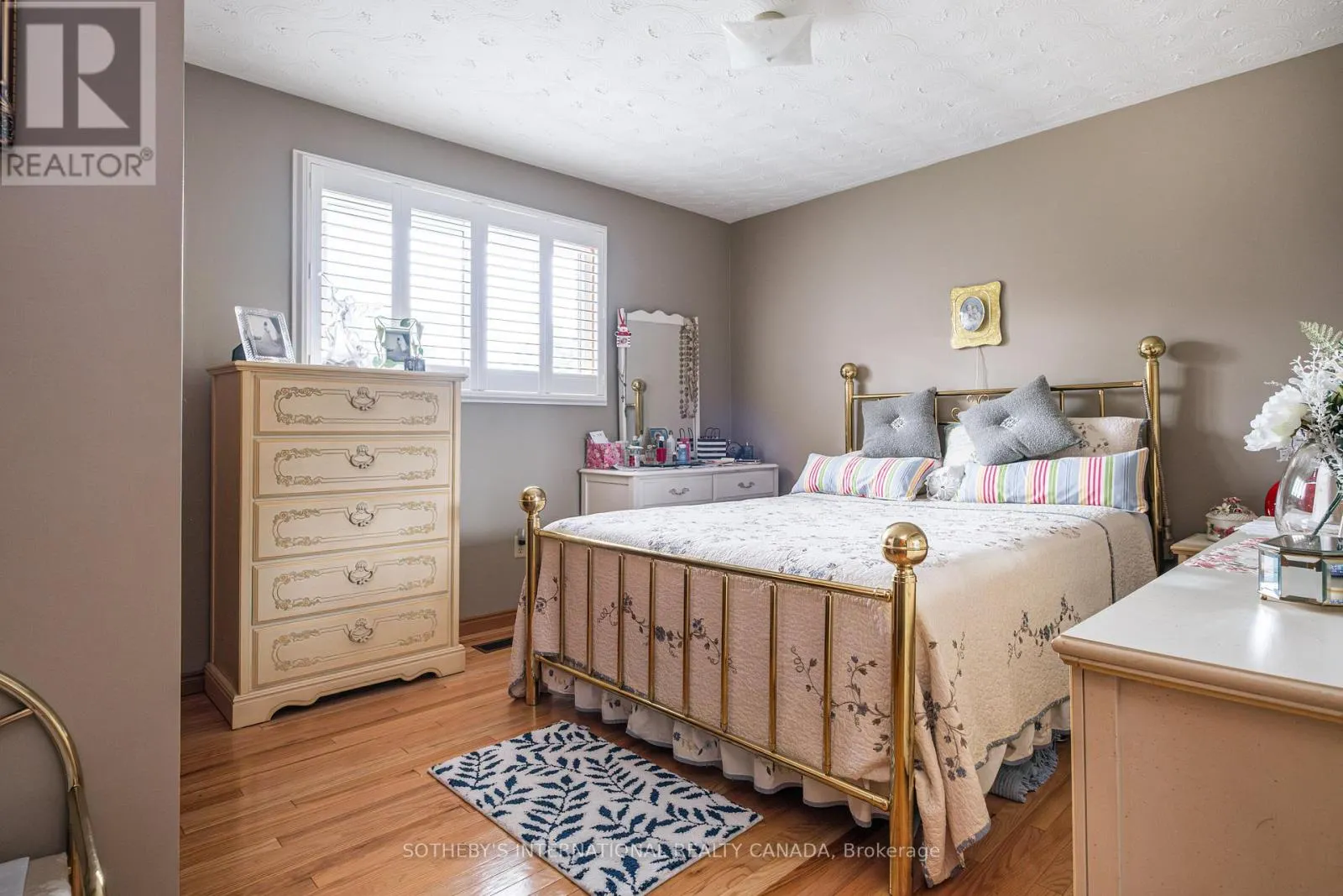 87 BRIDLEWOOD DRIVE