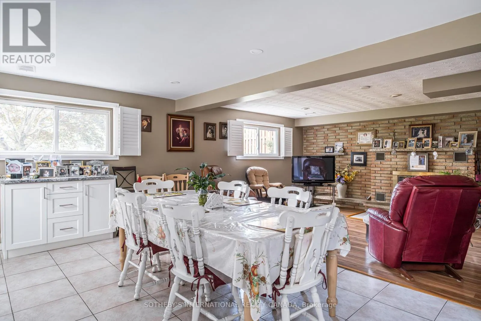 87 BRIDLEWOOD DRIVE
