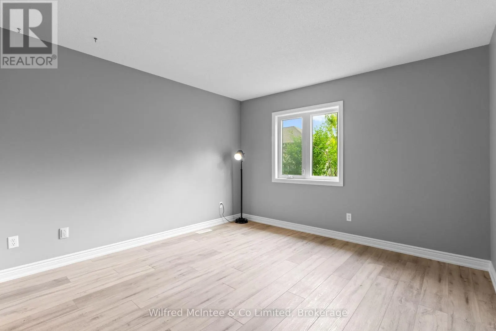 9 - 834 ARLINGTON STREET, #9