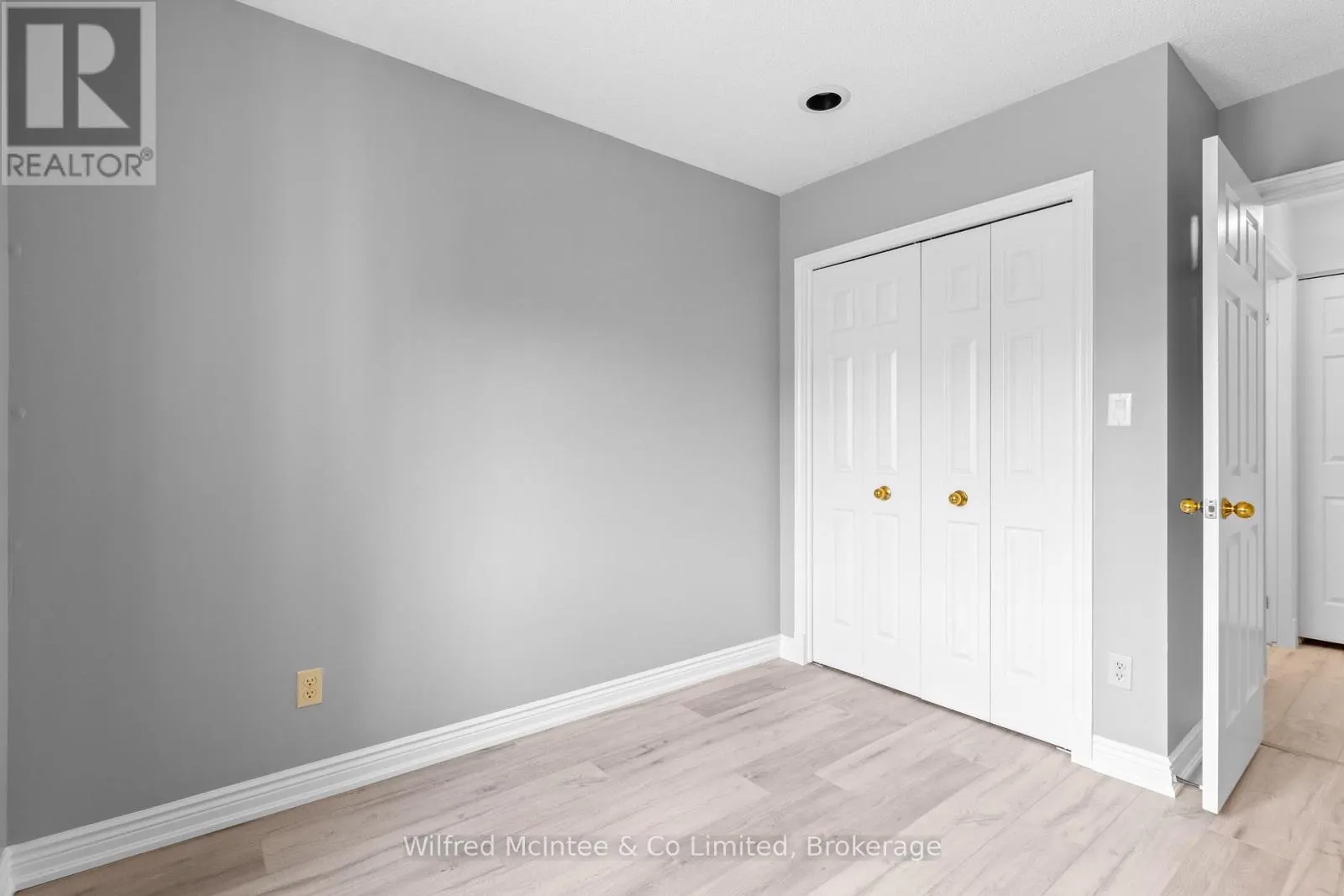 9 - 834 ARLINGTON STREET, #9