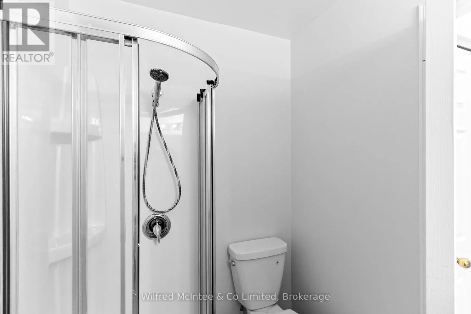 9 - 834 ARLINGTON STREET, #9
