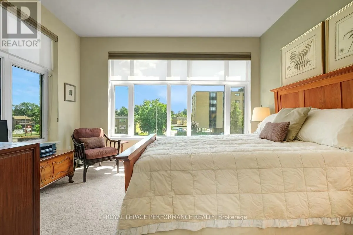UNIT 8 - 773 RICHMOND ROAD