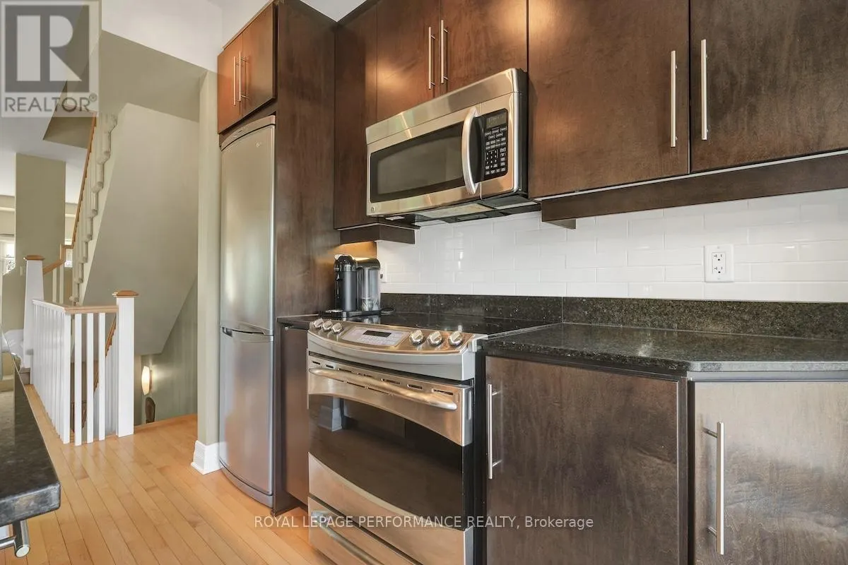UNIT 8 - 773 RICHMOND ROAD