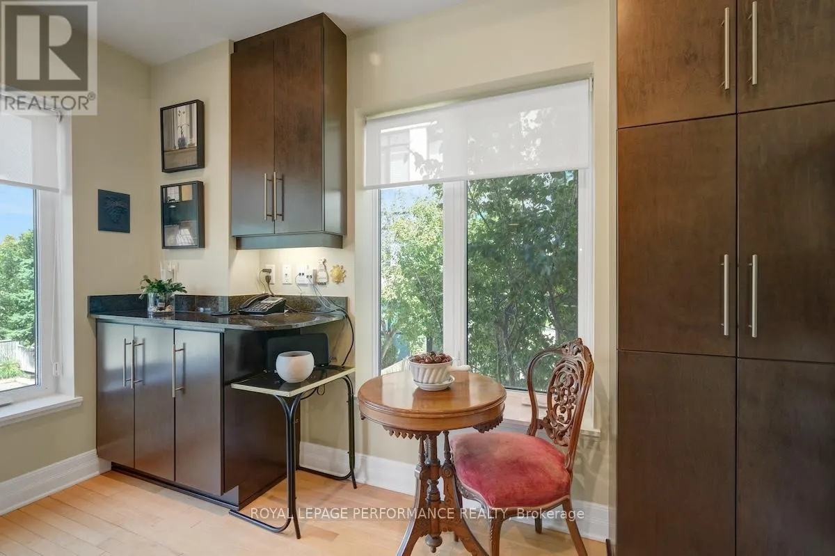 UNIT 8 - 773 RICHMOND ROAD