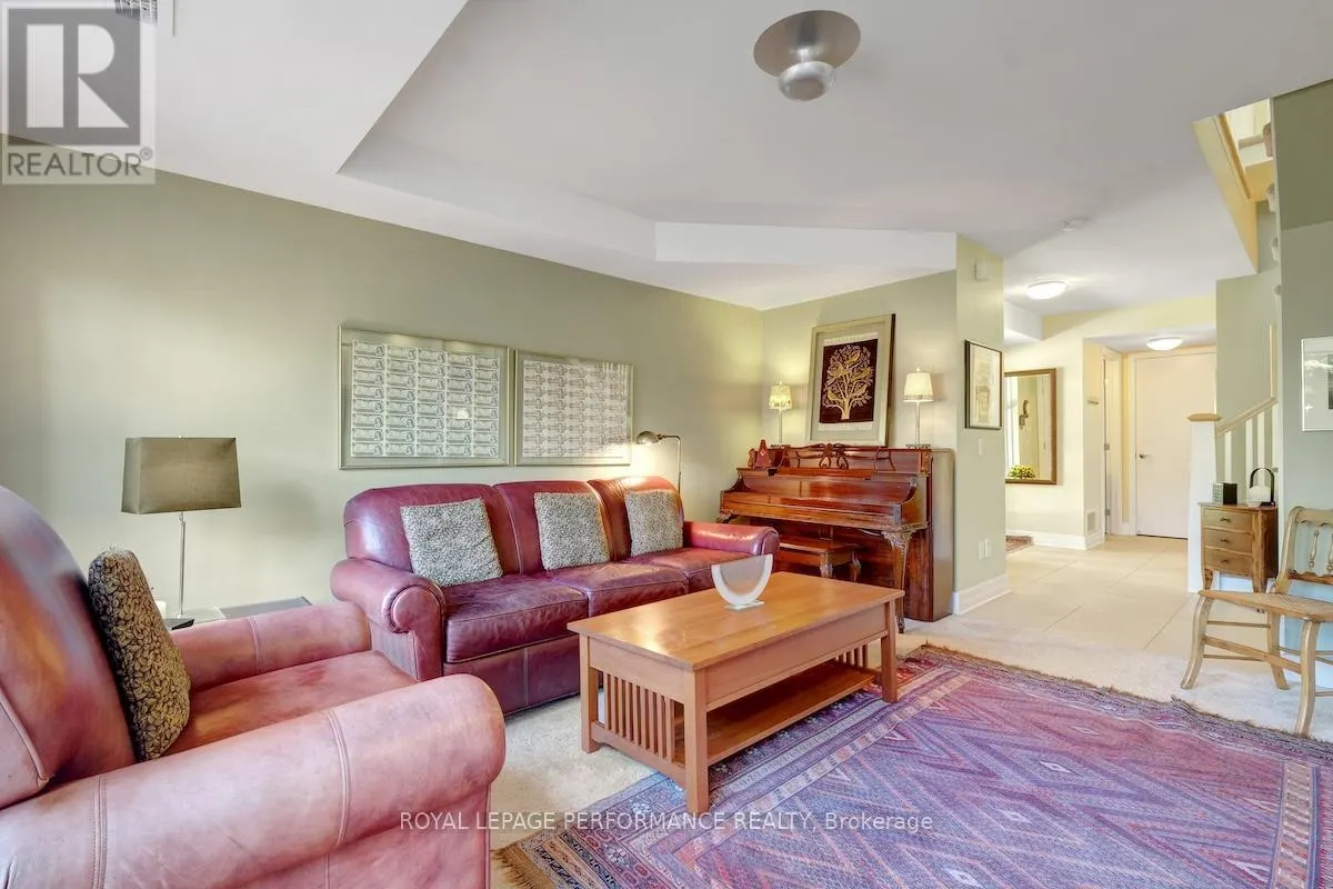 UNIT 8 - 773 RICHMOND ROAD