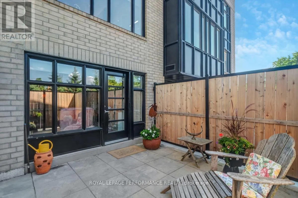 UNIT 8 - 773 RICHMOND ROAD